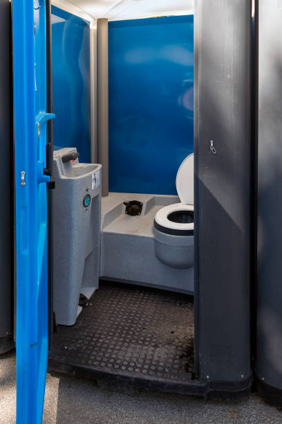 Best Luxury portable toilet rental  in Englewood, OH